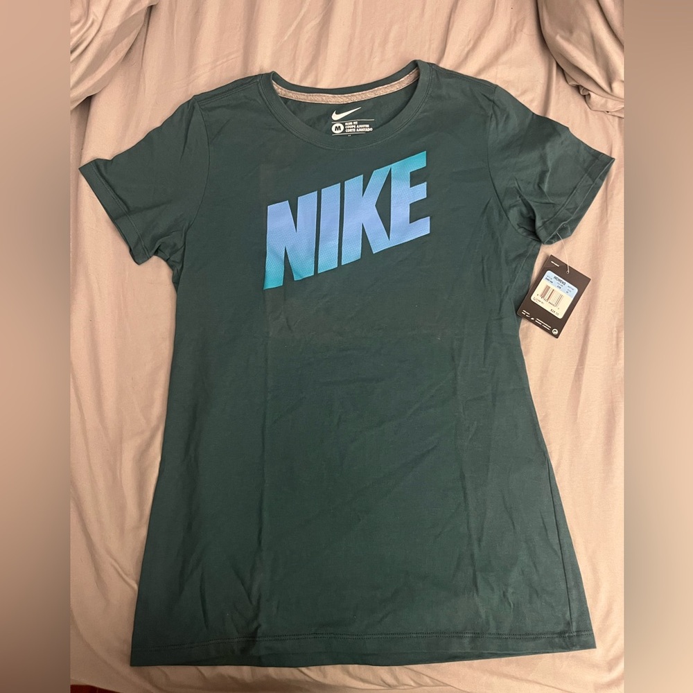 Nike Women’s t-shirt
